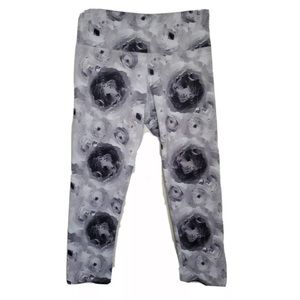COPY - Onzie Gray Floral Capri Leggings Size Small Medium S/M.